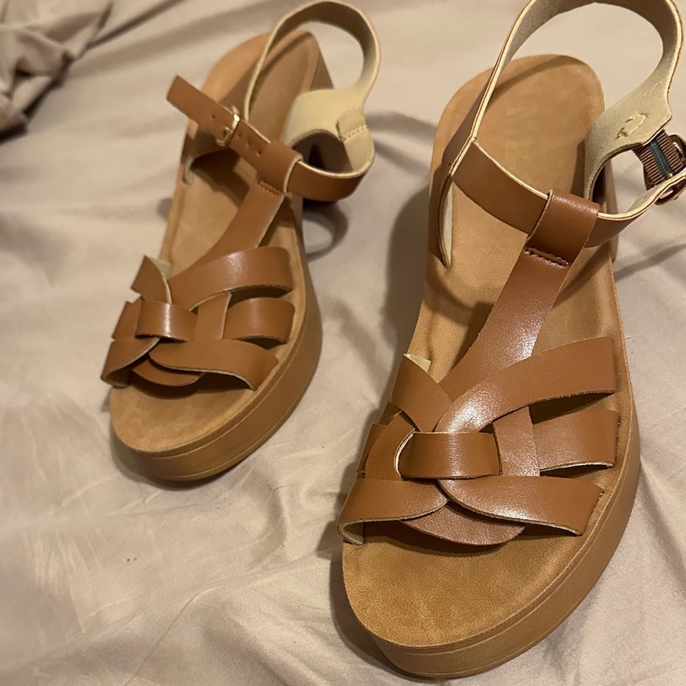 JCPenney Tan Leather Women's Sandals